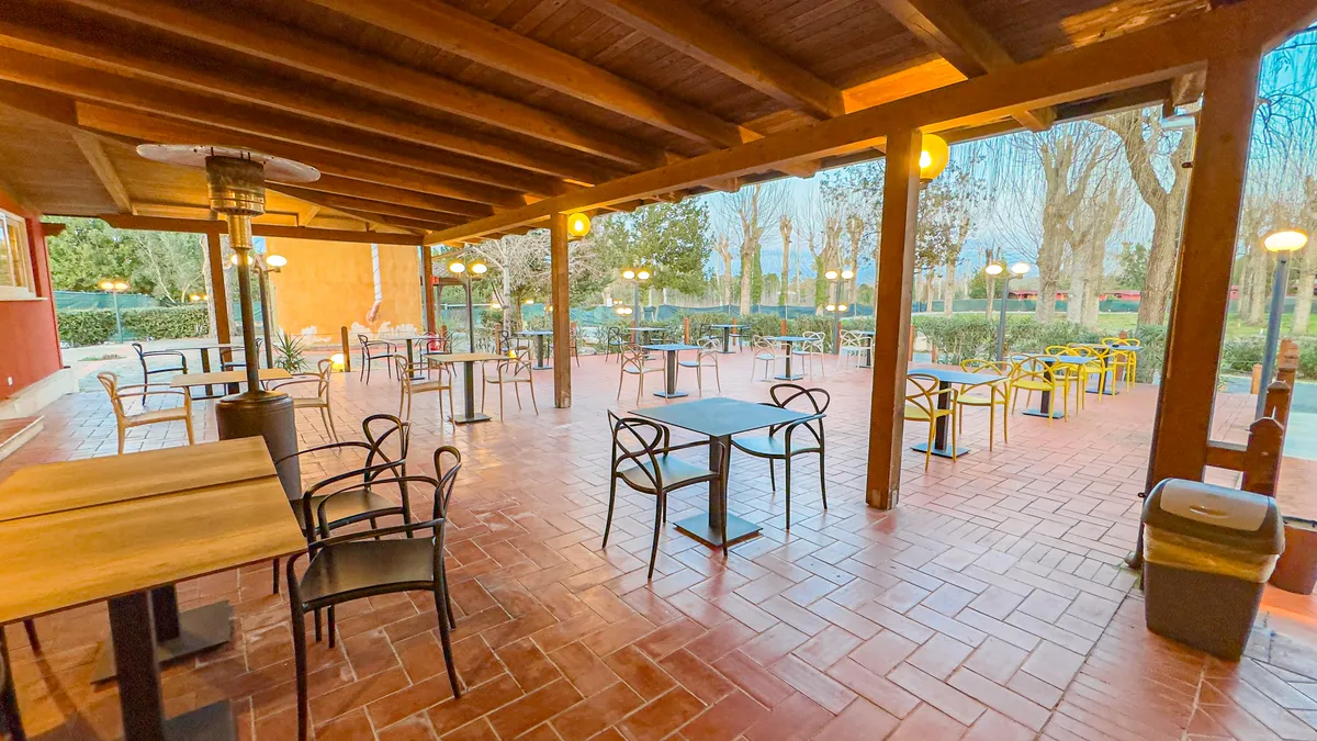 Terrazza esterna con pergolato