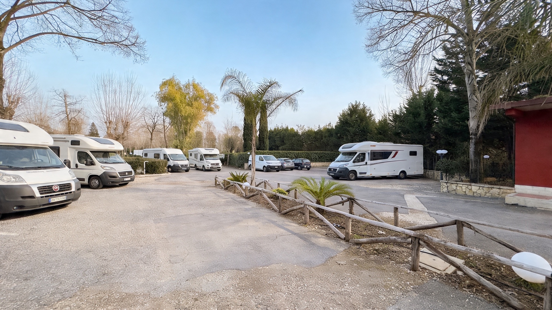 Area parcheggio custodita Tiber Village